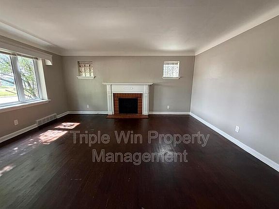 4th image of 1629 Redman Rd