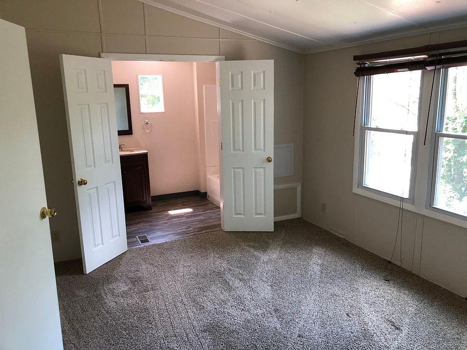 2nd image of 618 3rd Ave