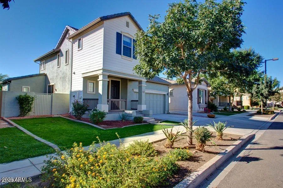 3 bed, 2.5 bath, 1705 sqft, $2,000 — Photo 3