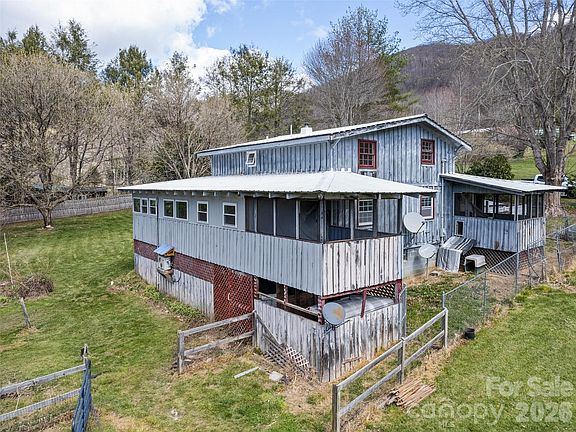 4th image of 838 Hidden Valley Rd