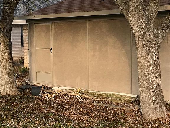4th image of 2716 Ashley Dr