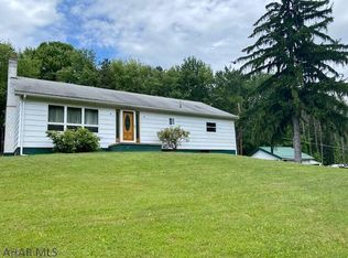 153 Asbury Ln, Altoona, PA 16601