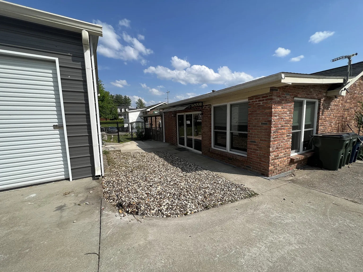 3 bed, 2.0 bath, 1780 sqft, $2,800 — Photo 4