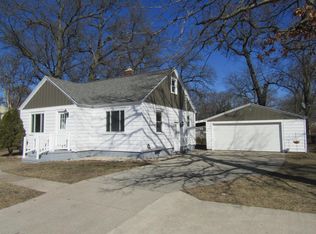 934 S Quarterline Rd, Muskegon, MI 49442