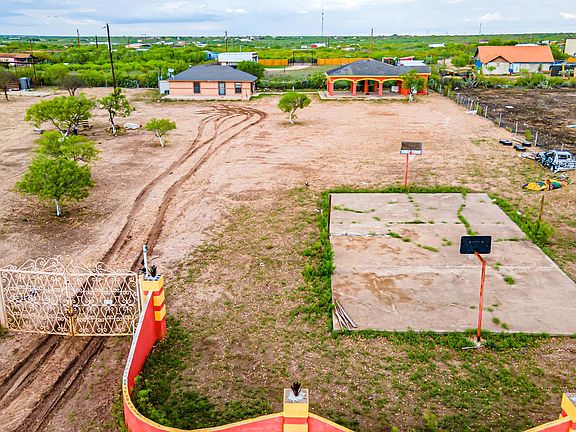 2nd image of 141 Los Fresnos Rd