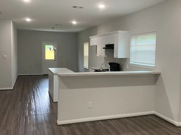 9026 Everglade St — Photo 3