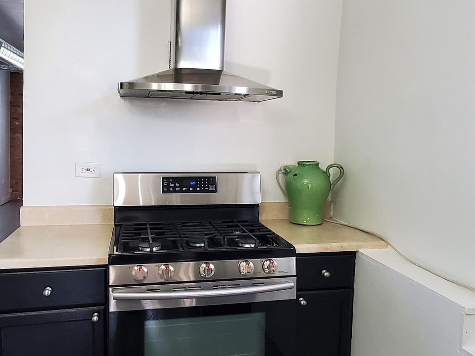1st image of 4718 S Winchester Ave #3