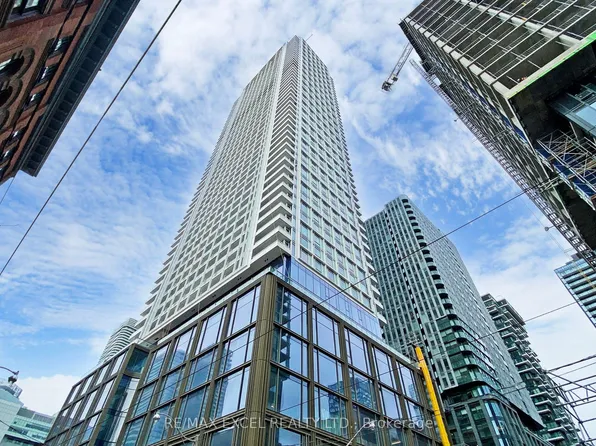 88 Queen St E, Toronto, ON