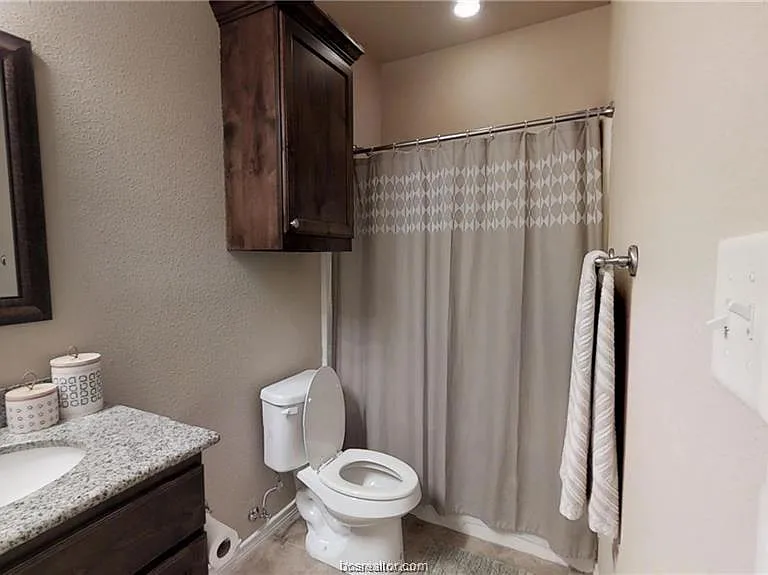4020 Golden Eagle Dr #B — Photo 16