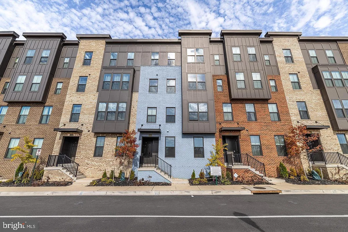 Building Photo - 10046 American Pharoah Ln #B-76