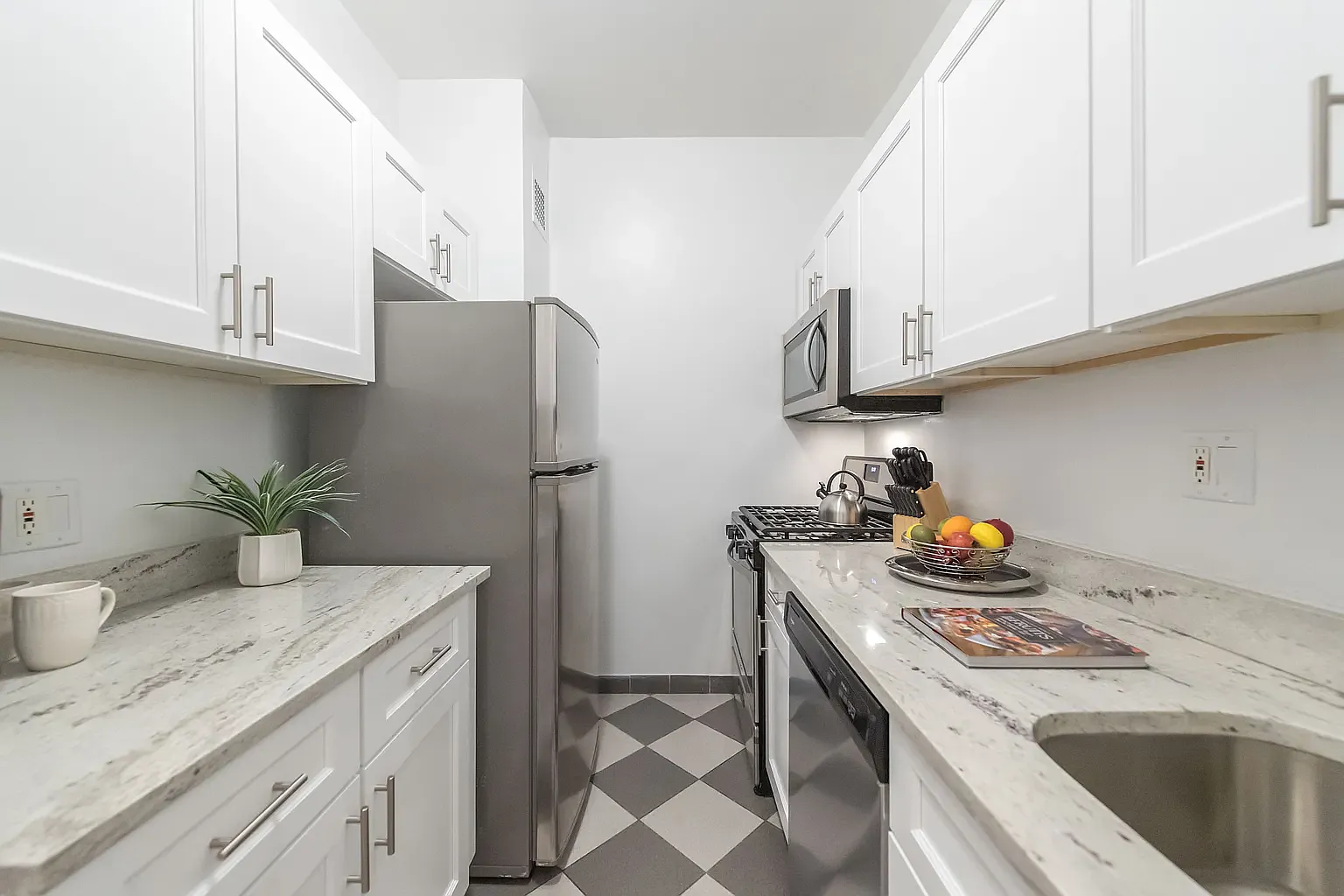 420 East 80th Street — Photo 3