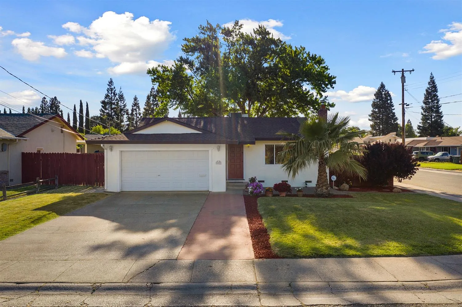 3137 Birch St photo 1