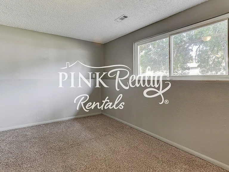 7365 Woodstock St — Photo 5