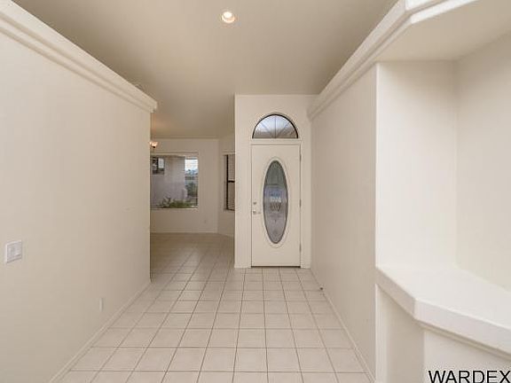4th image of 4049 Bluegrass Dr