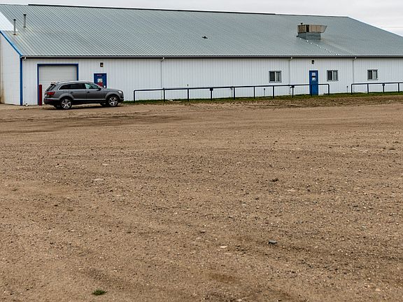 3rd image of 5903 Lagoon Dr