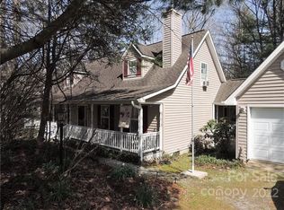 119 Ridgewood Acres Dr, Hendersonville, NC 28792