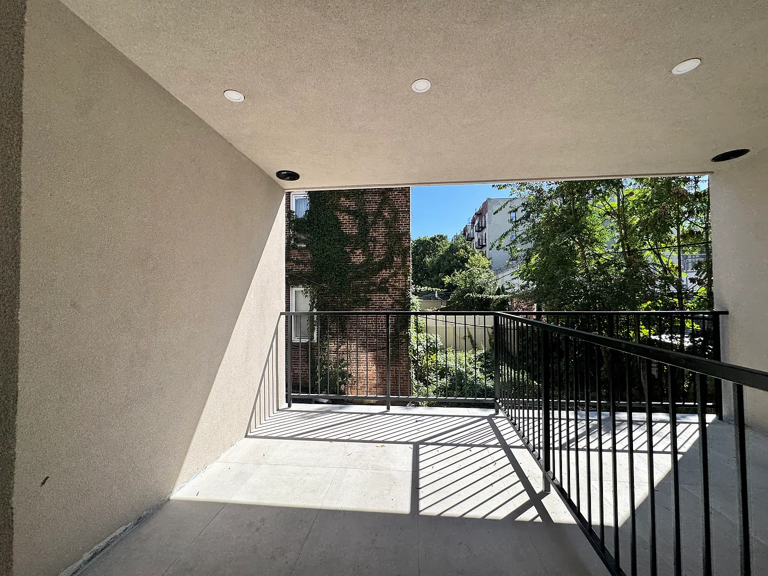 3015 Farragut Road — Photo 2
