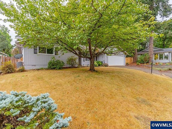 4th image of 1086 Hanover Ct S