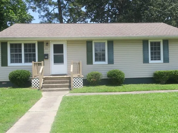 711 McLawhorne Dr, Newport News, VA 23605