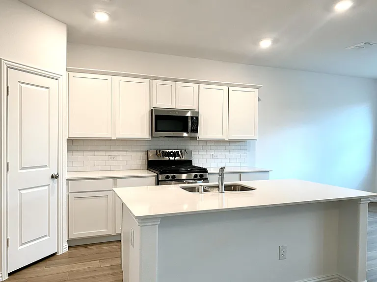 1201 Sassafras Dr — Photo 13