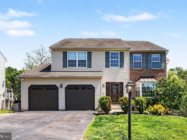 1105 Sun Valley Dr, Royersford, PA 19468