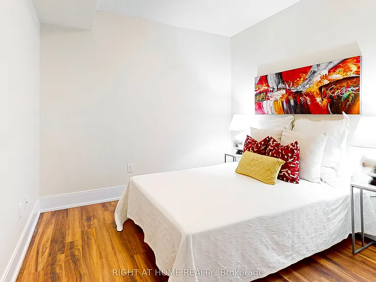 560 Front St W #1232 — Photo 15