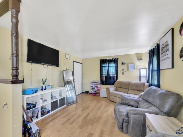 rapid-city-south-dakota-218888853 picture