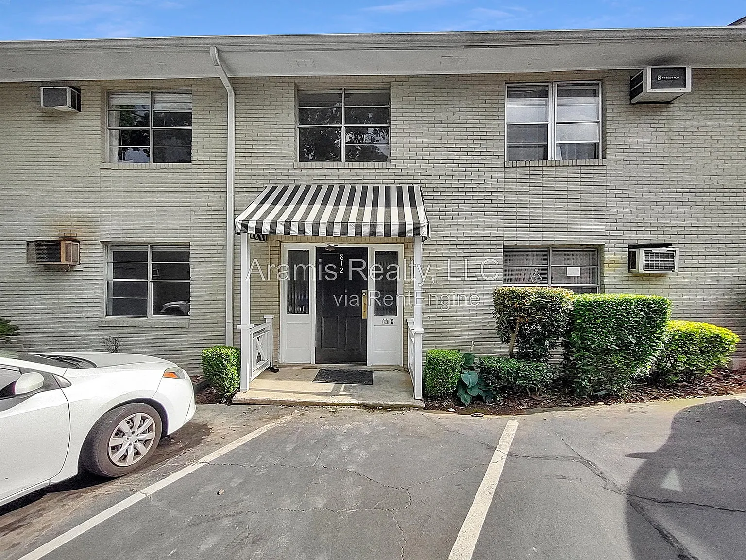1 bed, 1.0 bath, 544 sqft, $1,395 — Photo 2