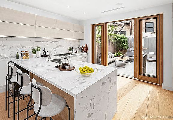 4th image of 465 Vanderbilt Ave