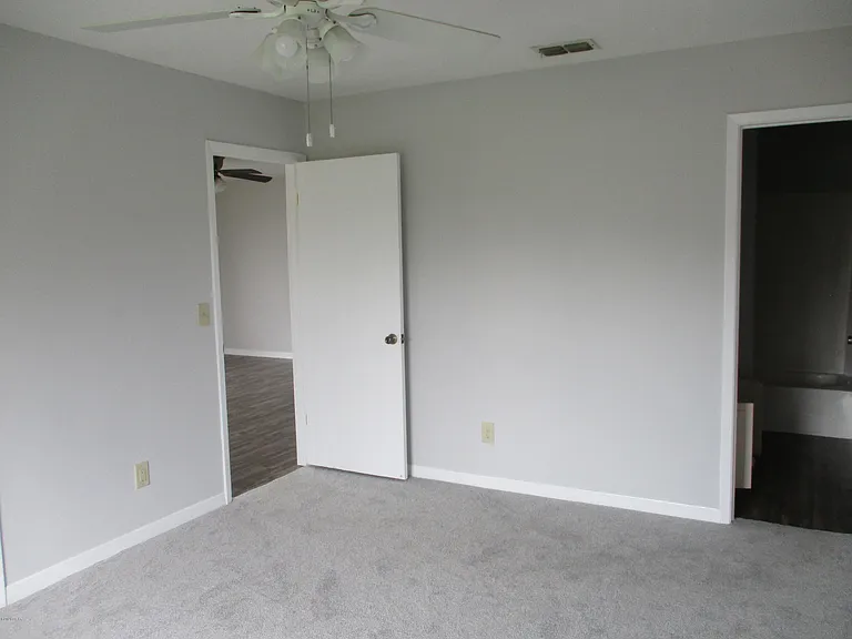 1346 Stephen Dr — Photo 7