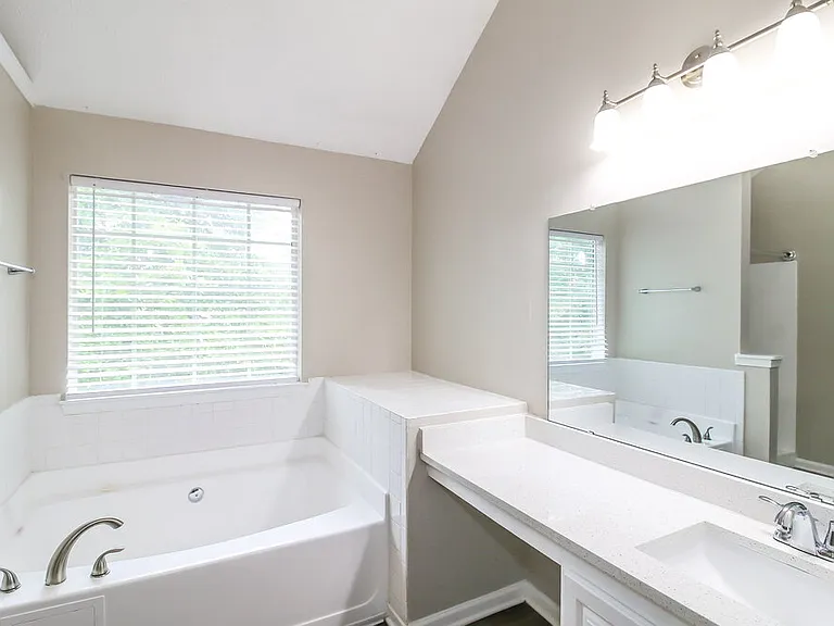 7423 Garnet Dr — Photo 13