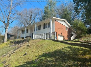 128 Larkspur Dr, Huntington, WV 25705