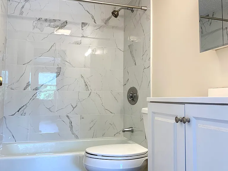 29 Woodbine St #7 — Photo 7