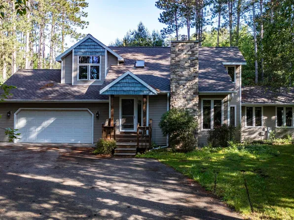 E2465 Lamplighter Ln, Waupaca, WI 54981