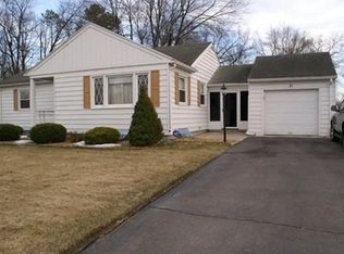 11 Peer St, Springfield, MA 01109