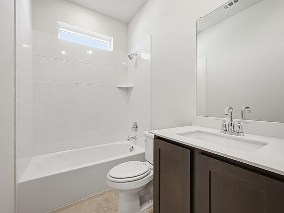 4th image of 105 Rita Dr