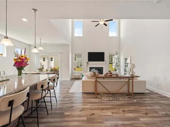 4077 Glenn Knoll Ln, Winston Salem, NC 27107