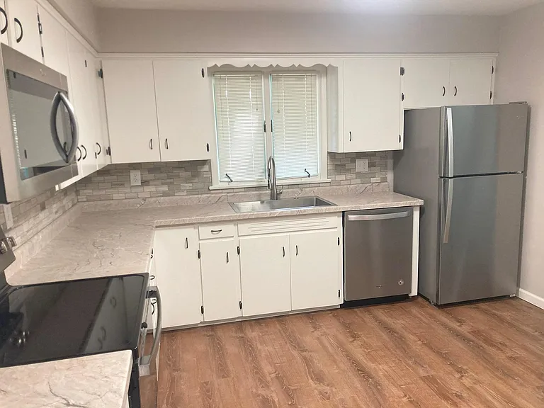1824 Cheshire Dr — Photo 5