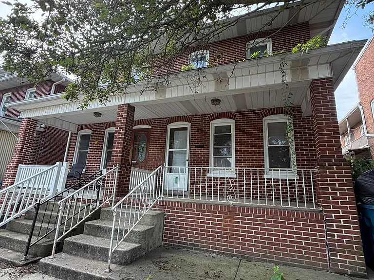 1432 Monroe St — Photo 1