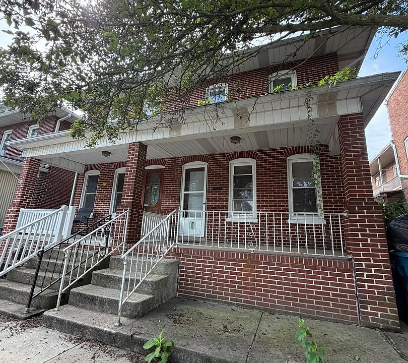 1432 Monroe St