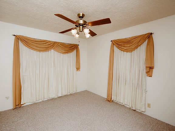 5th image of 1706 Greenbriar Ave