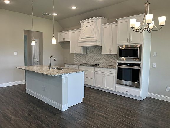 4th image of 2132 Liriope Ln