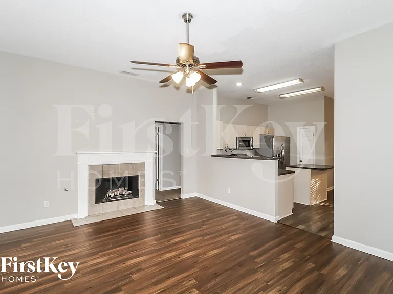 865 Abbey Grove Ln — Photo 3