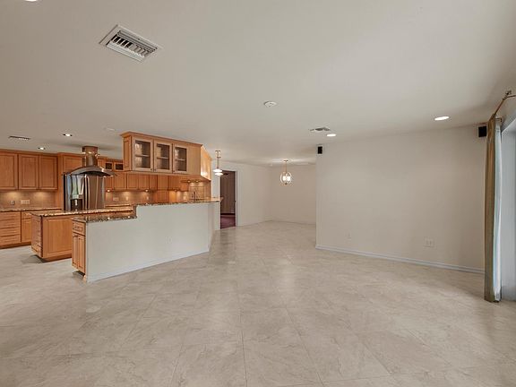 4th image of 13756 Brynwood Ln