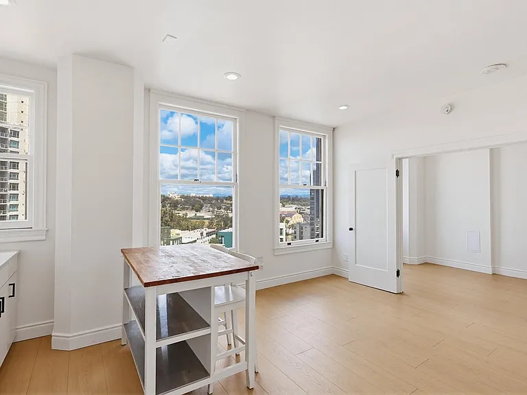 702 Ash St #702 — Photo 13