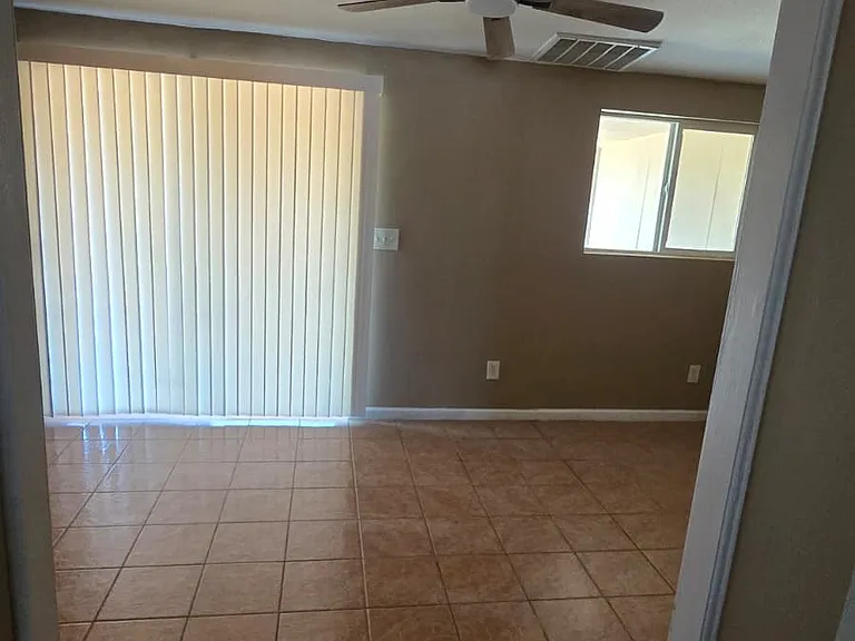 8437 W Roma Ave — Photo 6