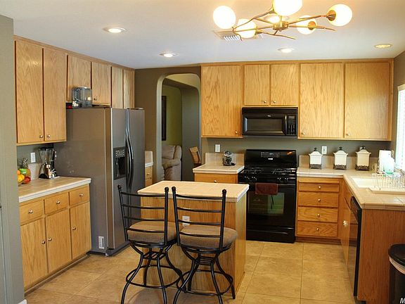 2nd image of 949 Rocky Brook Dr