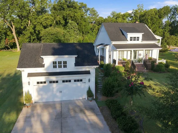 221 S King Street, Bath, NC 27808