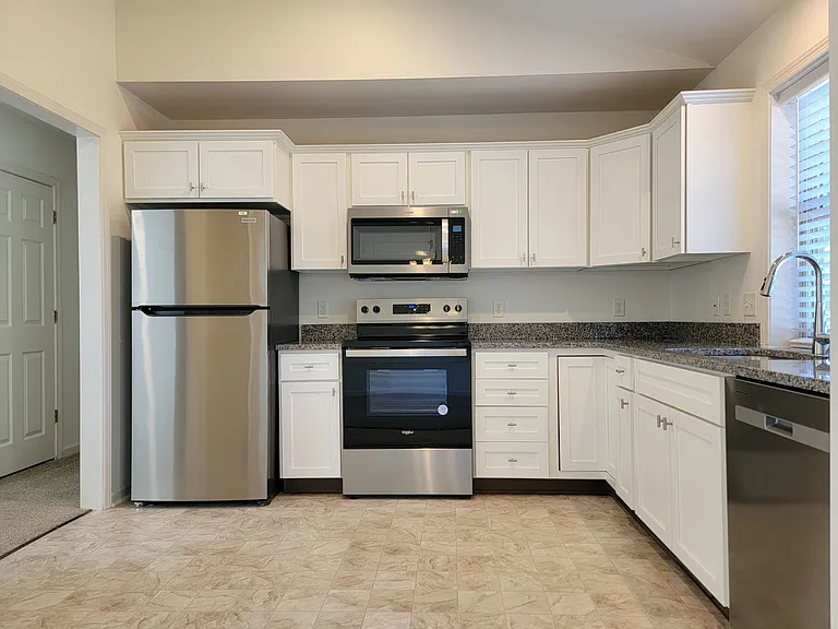 5206 Brook Dr — Photo 8