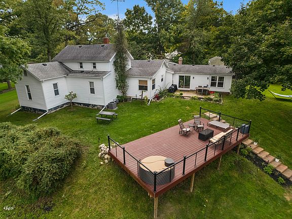 2nd image of 108 Boies St